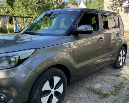 Сірий Кіа Soul EV, об'ємом двигуна 0 л та пробігом 86 тис. км за 11500 $, фото 16 на Automoto.ua