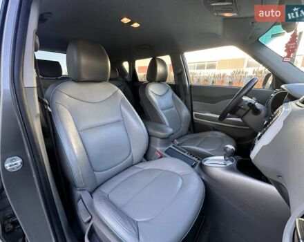 Серый Киа Soul EV, объемом двигателя 0 л и пробегом 160 тыс. км за 9699 $, фото 17 на Automoto.ua