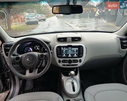 Сірий Кіа Soul EV, об'ємом двигуна 0 л та пробігом 142 тис. км за 6900 $, фото 38 на Automoto.ua