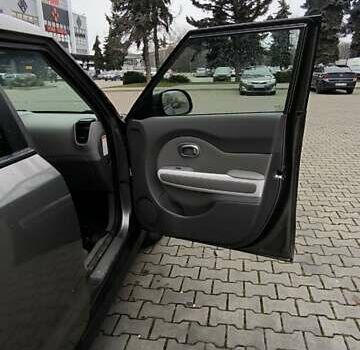 Серый Киа Soul EV, объемом двигателя 0 л и пробегом 59 тыс. км за 6900 $, фото 3 на Automoto.ua