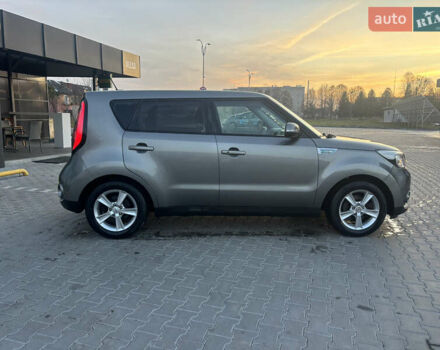 Серый Киа Soul EV, объемом двигателя 0 л и пробегом 117 тыс. км за 6750 $, фото 7 на Automoto.ua