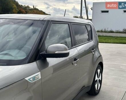 Серый Киа Soul EV, объемом двигателя 0 л и пробегом 165 тыс. км за 8899 $, фото 8 на Automoto.ua