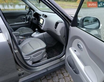 Сірий Кіа Soul EV, об'ємом двигуна 0 л та пробігом 180 тис. км за 9000 $, фото 10 на Automoto.ua