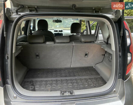 Сірий Кіа Soul EV, об'ємом двигуна 0 л та пробігом 168 тис. км за 9800 $, фото 9 на Automoto.ua