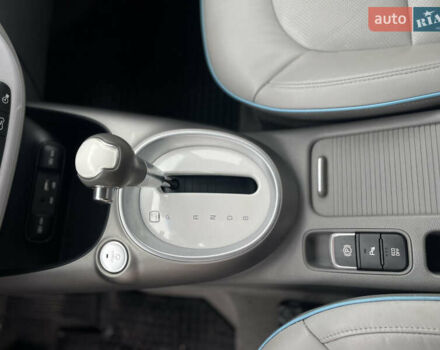 Серый Киа Soul EV, объемом двигателя 0 л и пробегом 110 тыс. км за 5950 $, фото 16 на Automoto.ua