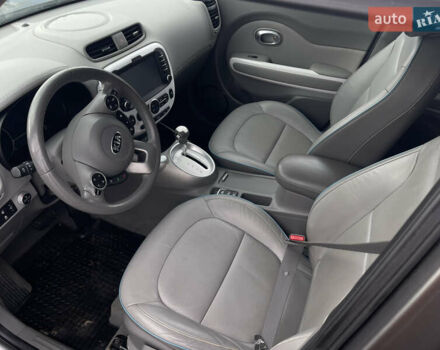 Серый Киа Soul EV, объемом двигателя 0 л и пробегом 110 тыс. км за 5950 $, фото 11 на Automoto.ua