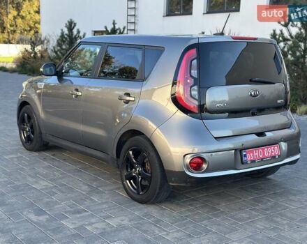 Серый Киа Soul EV, объемом двигателя 0 л и пробегом 160 тыс. км за 9699 $, фото 8 на Automoto.ua