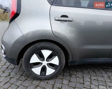 Сірий Кіа Soul EV, об'ємом двигуна 0 л та пробігом 180 тис. км за 9000 $, фото 6 на Automoto.ua