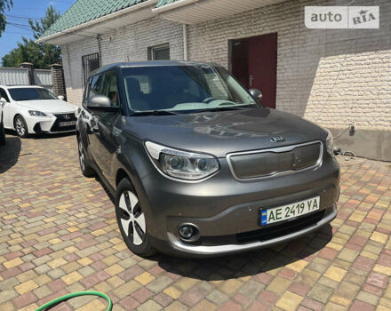 Сірий Кіа Soul EV, об'ємом двигуна 0 л та пробігом 116 тис. км за 11900 $, фото 18 на Automoto.ua