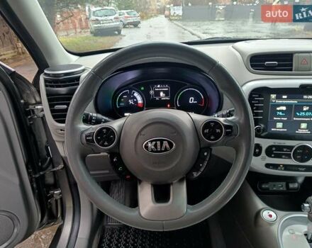 Сірий Кіа Soul EV, об'ємом двигуна 0 л та пробігом 142 тис. км за 6900 $, фото 37 на Automoto.ua