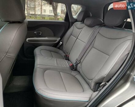 Сірий Кіа Soul EV, об'ємом двигуна 0 л та пробігом 142 тис. км за 6900 $, фото 23 на Automoto.ua