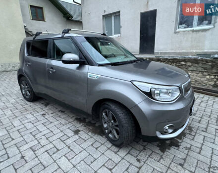 Серый Киа Soul EV, объемом двигателя 0 л и пробегом 118 тыс. км за 7600 $, фото 32 на Automoto.ua