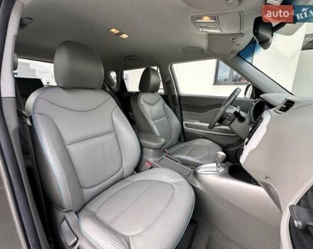 Серый Киа Soul EV, объемом двигателя 0 л и пробегом 165 тыс. км за 8899 $, фото 7 на Automoto.ua