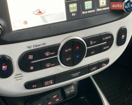 Сірий Кіа Soul EV, об'ємом двигуна 0 л та пробігом 126 тис. км за 5499 $, фото 29 на Automoto.ua