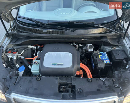 Серый Киа Soul EV, объемом двигателя 0 л и пробегом 117 тыс. км за 6750 $, фото 43 на Automoto.ua