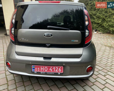 Сірий Кіа Soul EV, об'ємом двигуна 0 л та пробігом 168 тис. км за 9800 $, фото 3 на Automoto.ua