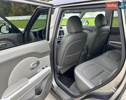 Серый Киа Soul EV, объемом двигателя 0 л и пробегом 165 тыс. км за 8899 $, фото 16 на Automoto.ua