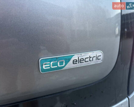 Серый Киа Soul EV, объемом двигателя 0 л и пробегом 117 тыс. км за 6750 $, фото 33 на Automoto.ua