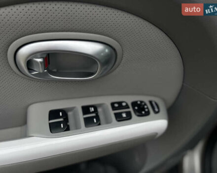 Серый Киа Soul EV, объемом двигателя 0 л и пробегом 110 тыс. км за 5950 $, фото 13 на Automoto.ua