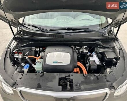 Серый Киа Soul EV, объемом двигателя 0 л и пробегом 165 тыс. км за 8899 $, фото 24 на Automoto.ua