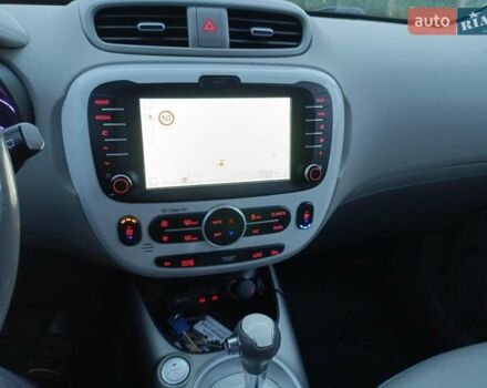 Сірий Кіа Soul EV, об'ємом двигуна 0 л та пробігом 180 тис. км за 9000 $, фото 15 на Automoto.ua