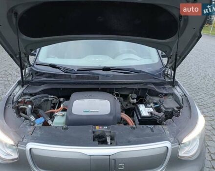 Сірий Кіа Soul EV, об'ємом двигуна 0 л та пробігом 180 тис. км за 9000 $, фото 20 на Automoto.ua