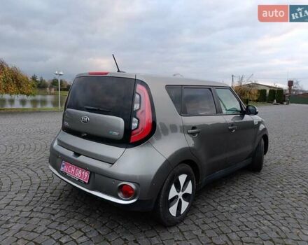 Сірий Кіа Soul EV, об'ємом двигуна 0 л та пробігом 180 тис. км за 9000 $, фото 3 на Automoto.ua