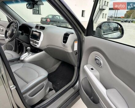 Серый Киа Soul EV, объемом двигателя 0 л и пробегом 165 тыс. км за 8899 $, фото 17 на Automoto.ua