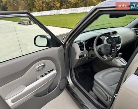 Серый Киа Soul EV, объемом двигателя 0 л и пробегом 165 тыс. км за 8899 $, фото 15 на Automoto.ua