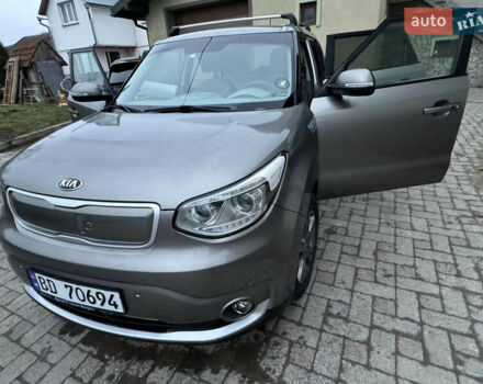Серый Киа Soul EV, объемом двигателя 0 л и пробегом 118 тыс. км за 7600 $, фото 5 на Automoto.ua