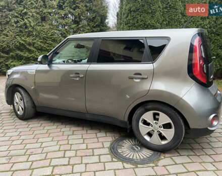 Сірий Кіа Soul EV, об'ємом двигуна 0 л та пробігом 168 тис. км за 9800 $, фото 4 на Automoto.ua