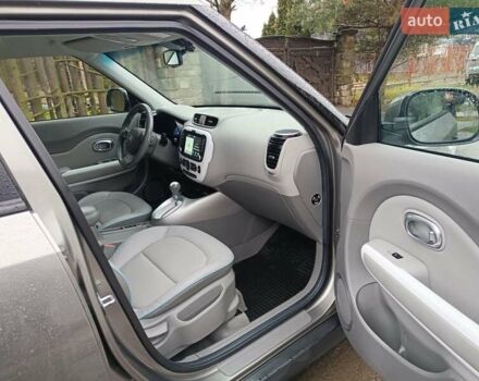 Сірий Кіа Soul EV, об'ємом двигуна 0 л та пробігом 142 тис. км за 6900 $, фото 32 на Automoto.ua