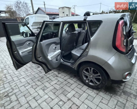 Серый Киа Soul EV, объемом двигателя 0 л и пробегом 118 тыс. км за 7600 $, фото 4 на Automoto.ua