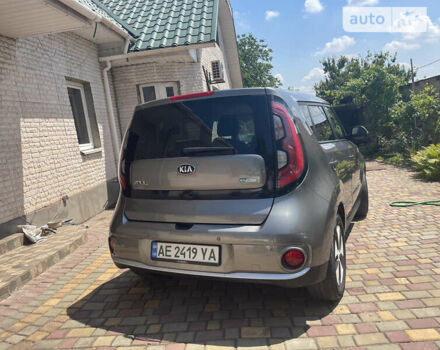 Сірий Кіа Soul EV, об'ємом двигуна 0 л та пробігом 116 тис. км за 11900 $, фото 24 на Automoto.ua