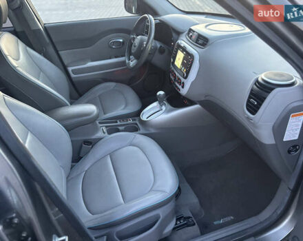 Серый Киа Soul EV, объемом двигателя 0 л и пробегом 117 тыс. км за 6750 $, фото 40 на Automoto.ua