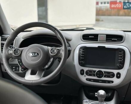 Киа Soul EV 2016 в Луцке на Automoto.ua Серый Киа Soul EV, объемом двигателя 0 л и пробегом 110 тыс. км за 9599 $, фото 10 на Automoto.ua