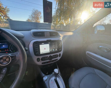 Серый Киа Soul EV, объемом двигателя 0 л и пробегом 99 тыс. км за 6100 $, фото 22 на Automoto.ua
