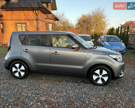 Серый Киа Soul EV, объемом двигателя 0 л и пробегом 99 тыс. км за 6000 $, фото 4 на Automoto.ua
