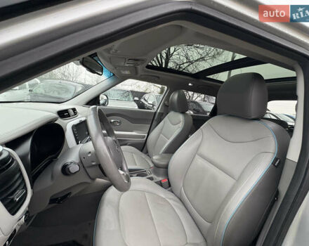 Серый Киа Soul EV, объемом двигателя 0 л и пробегом 113 тыс. км за 6100 $, фото 22 на Automoto.ua