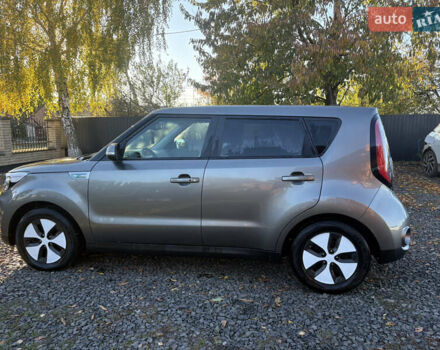 Серый Киа Soul EV, объемом двигателя 0 л и пробегом 99 тыс. км за 6100 $, фото 7 на Automoto.ua