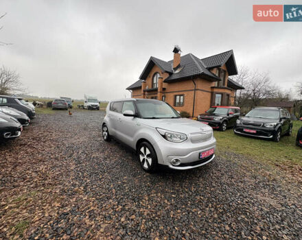 Серый Киа Soul EV, объемом двигателя 0 л и пробегом 113 тыс. км за 6100 $, фото 2 на Automoto.ua