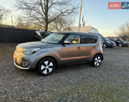 Серый Киа Soul EV, объемом двигателя 0 л и пробегом 99 тыс. км за 6000 $, фото 10 на Automoto.ua