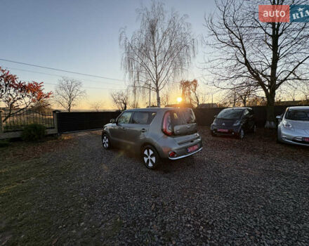 Серый Киа Soul EV, объемом двигателя 0 л и пробегом 99 тыс. км за 6000 $, фото 16 на Automoto.ua