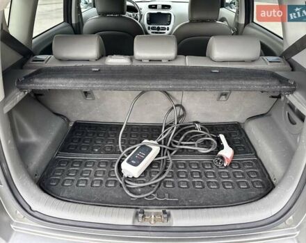 Киа Soul EV 2016 в Луцке на Automoto.ua Серый Киа Soul EV, объемом двигателя 0 л и пробегом 110 тыс. км за 9599 $, фото 19 на Automoto.ua