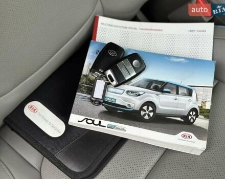 Киа Soul EV 2016 в Луцке на Automoto.ua Серый Киа Soul EV, объемом двигателя 0 л и пробегом 110 тыс. км за 9599 $, фото 11 на Automoto.ua