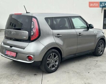 Серый Киа Soul EV, объемом двигателя 0 л и пробегом 181 тыс. км за 8299 $, фото 4 на Automoto.ua