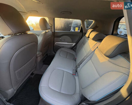 Серый Киа Soul EV, объемом двигателя 0 л и пробегом 99 тыс. км за 6000 $, фото 20 на Automoto.ua
