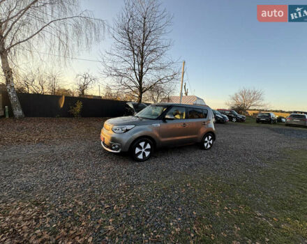 Серый Киа Soul EV, объемом двигателя 0 л и пробегом 99 тыс. км за 6000 $, фото 18 на Automoto.ua