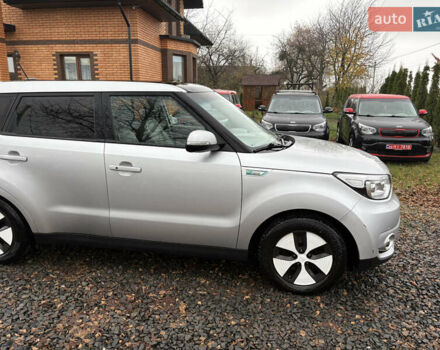 Серый Киа Soul EV, объемом двигателя 0 л и пробегом 113 тыс. км за 6100 $, фото 12 на Automoto.ua