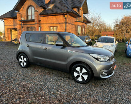 Серый Киа Soul EV, объемом двигателя 0 л и пробегом 99 тыс. км за 6000 $, фото 3 на Automoto.ua